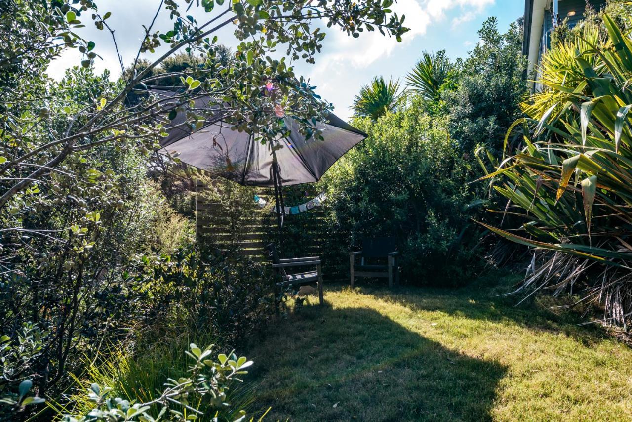 Treetop Retreat - Onetangi Holiday Home 外观 照片